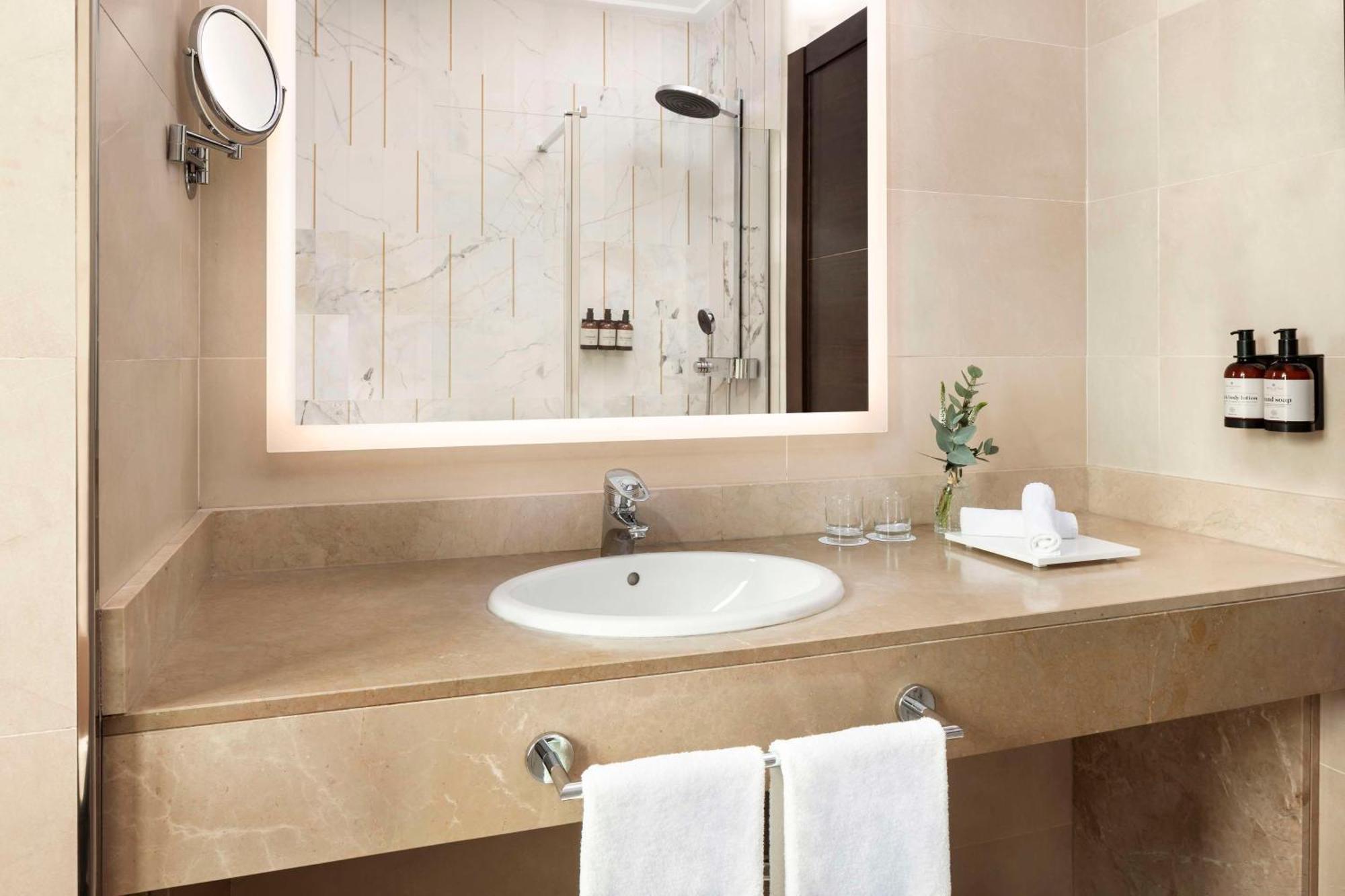 Hotel Nh Collection Victoria Grenada Zewnętrze zdjęcie
